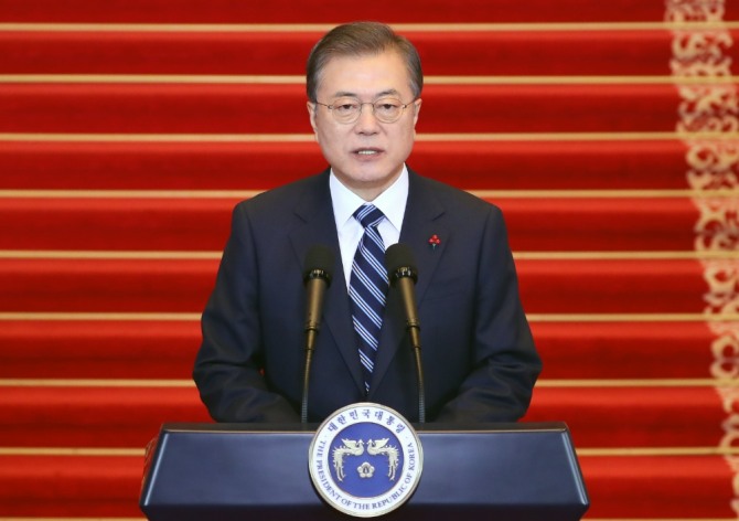 문재인 대통령이 7일 청와대 본관에서 신년사를 발표하고 있다. 사진=뉴시스