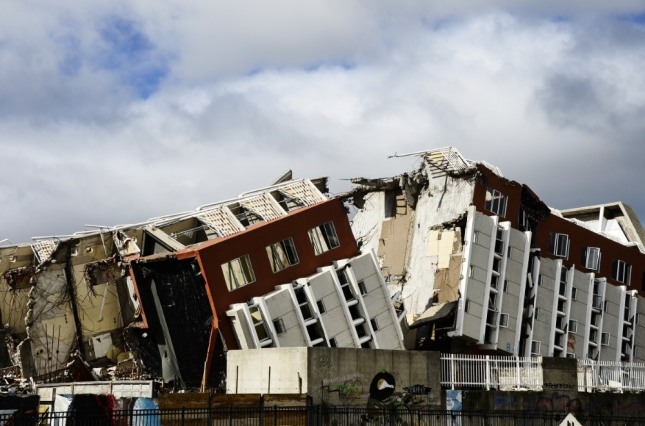 지진으로 인해 집이 무너지고 있다면 자신을 중심으로 시련이나 재난이 다가 오고 있음을 암시한다. 자료=글로벌이코노믹