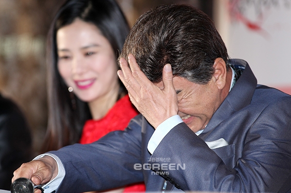 ▲배우이덕화가19일오후JTBC새주말드라마'궁중잔혹사-꽃들의전쟁'제작발표회에참석했다.