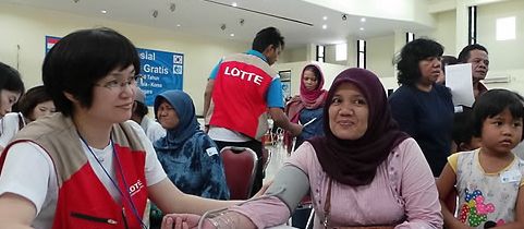 ▲롯데百·열린의사회,印尼서의료봉사