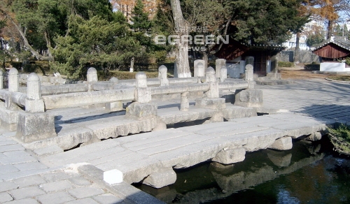 ▲세계유산에등재된개성역사유적지구중하나인선죽교.