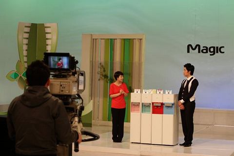 ▲동양매직이지난12일~15일까지CJ홈쇼핑과GS홈쇼핑에서특별방송을진행했다.렌탈정수기와비데패키지상품,직수형정수기,안마의자등을판매하며피크닉쿨러백7종세트,믹서기와루미낙7종세트,선풍기등을각각사은품으로증정했다.