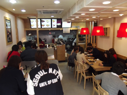 ▲'이나리소바와우동'매장내부.