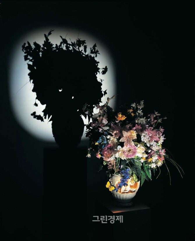 ▲팀노블&수웹스터작끔찍한꽃꽂이GHASTLYARRANGEMENTS,2001