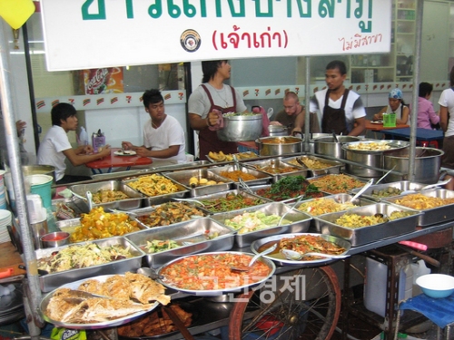 ▲태국커리의맛을즐길수있는도시외곽의커리전문점