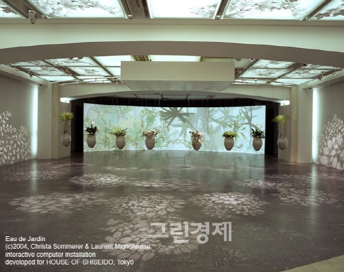 ▲크리스타소머러&로랑미노뇨작물의정원(EaudeJardin),2004
