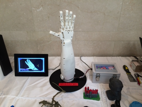 3D프린터로완성된로봇팔