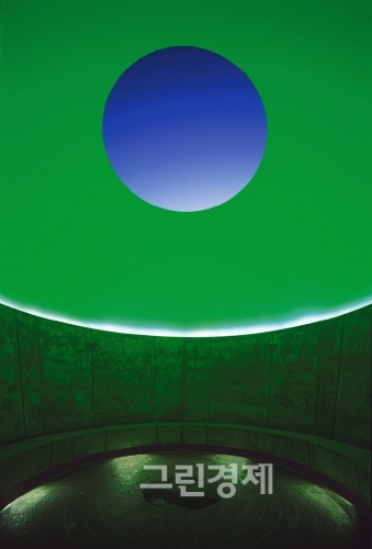 ▲제임스터렐작세보석(ThreeGems)의내부와외부,2005,USA