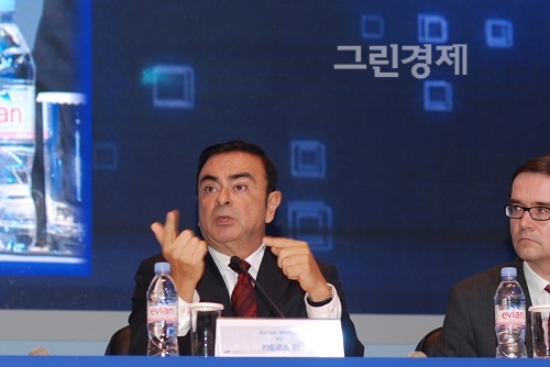 ▲2016르노삼성자동차비전선포식에서설명하고있는카를로스곤르노-닛산얼라이언스회장.사진=김태훈기자