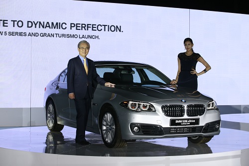 ▲BMW와함께서있는김효준사장[BMW코리아제공]