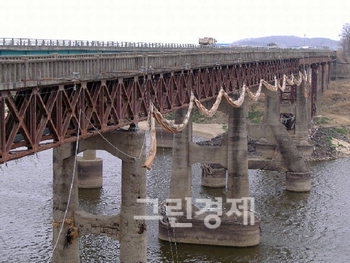 ▲철거위기에처한고령교