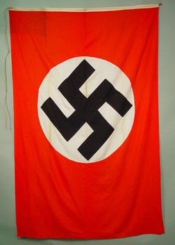 ▲하켄크로이츠라고불리는독일나치당의상징깃발