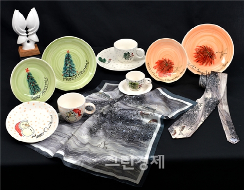 ▲‘크리스마스를맞은가족들과의추억’을주제로한아트상품들