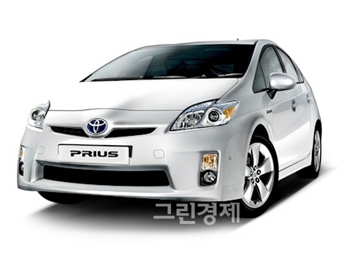 ▲휘발유사용외제차복합연비1위를차지한PRIOUS[사진=도요타홈페이지]