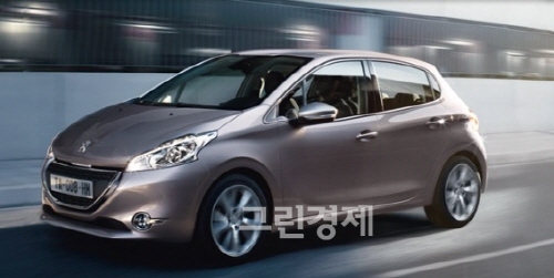 ▲경유사용외제차복합연비1위를차지한푸조의해치백2081.4e-HDi[사진=푸조홈페이지]
