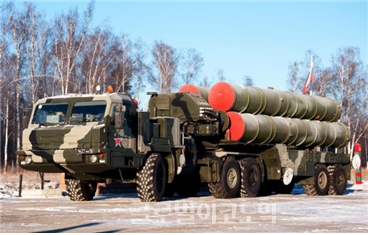 ▲러시아제S-400장거리대공미사일.러시아는처음으로중국에최첨단무기인S-400장거리대공미사일을수출했다.