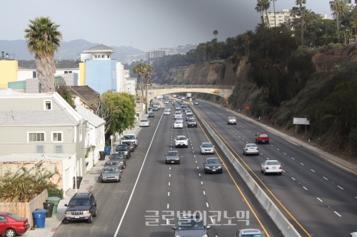 ▲로스앤젤레스는천사들만사는곳은아니다.이곳에서만난아프리칸아메리칸은1992년LA폭동에참가했다고했다.