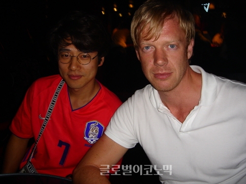 ▲스웨덴요하킴(오른쪽)과필자