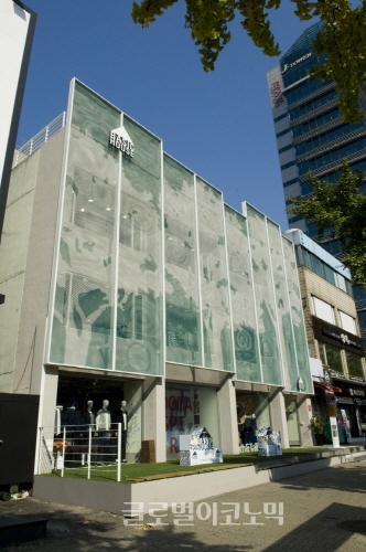 ▲베이직하우스가로수길플래그십스토어