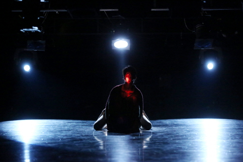 배준용 안무의 '이름 없는 독'