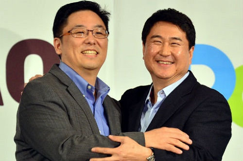 다음카카오 최세훈 대표이사(사진 왼쪽)와 이석우 대표이사의 모습.