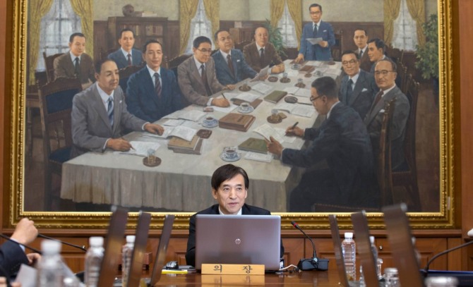 금통위에 참석한 이주열 한국은행 총재 /사진=뉴시스