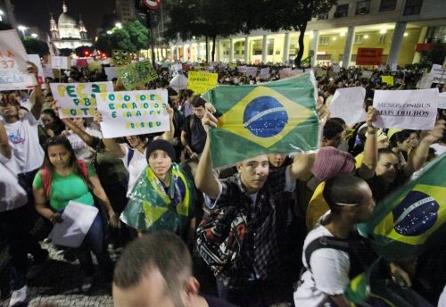 브라질에서는 지난달 중순에 이어 대규모 반정부 시위가 일어났다.