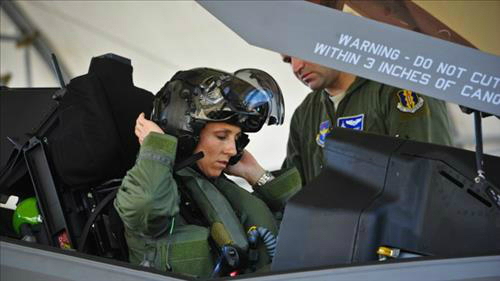 사진=미국 공군 첫 F-35 여성 조종사