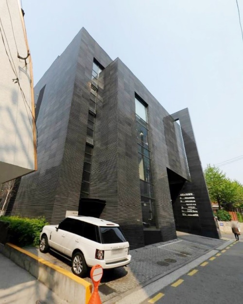 이재룡-유호정 부부가 서울 청담동 주차장 부지를 매입해 신축한 현 건물/사진=원빌딩 제공