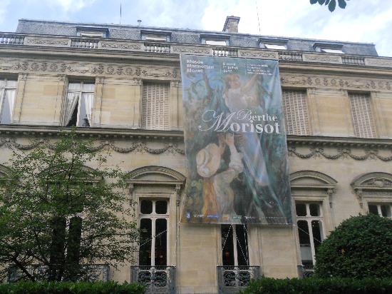 마르모탕 미술관(MuseeMarmottan Monet)의 미리조 전시 현수막