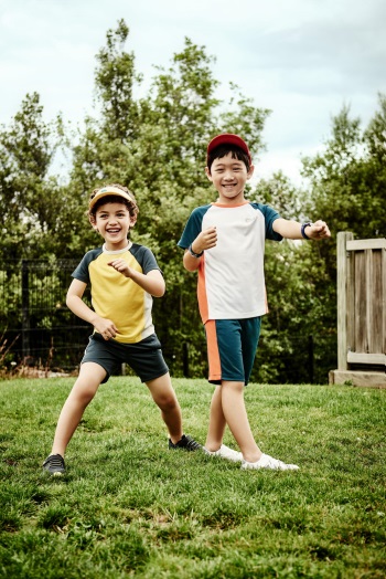 보이 세트업 트레이닝 착장컷/ 사진=네파 키즈 제공