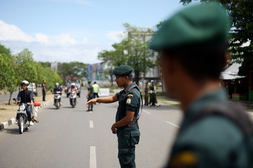 인도네시아 공군참모총장 등이 군 수송기 추락으로 사망했다. 사망자의 수는 110명을 넘는다. 
