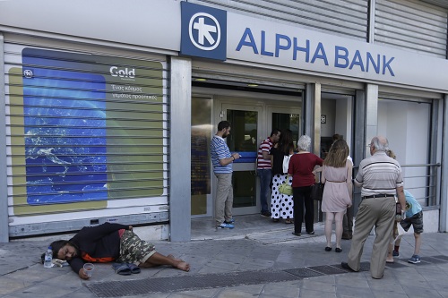 유럽중앙은행이 그리스 시중은행을 본격적으로 지원하기 시작했다. 긴급유동성지원 한도를 또 늘렸다.     