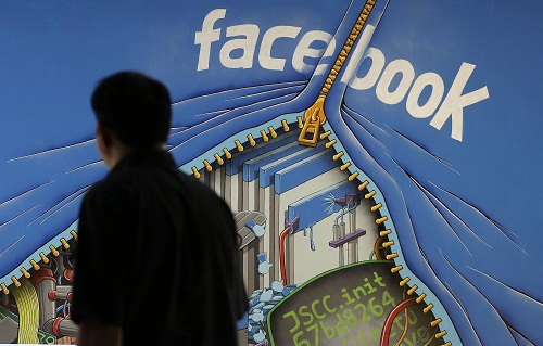 페이스북 하루 이용자가 10억명을 넘어섰다고 마크 주커버그가 밝혔다.  