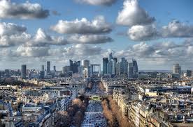 역사성과 예술성을 잘 간직한 도시설계의 모델이 된 프랑스 파리의 라데팡스.