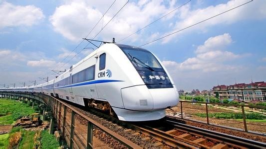 중국이 양쯔강 강안을 따라 대륙횡단 고속철을 건설한다.