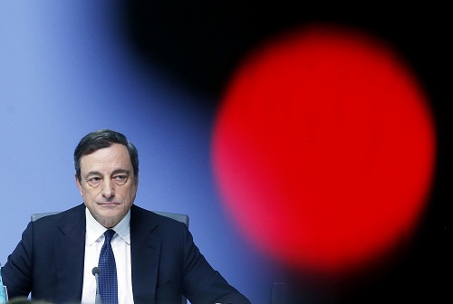 유럽중앙은행 ECB 드라기 총재의 양적완화 시기상조 발언으로 미국 달러화가 약세 반전했다.   
