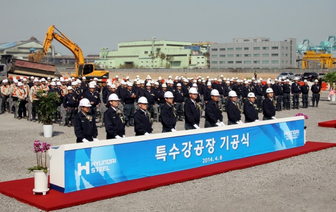 현대제철은 지난해 4월 8일 당진 특수강공장 기공식을 거행했다. 오는 11월이면 연산 100만톤 규모의 특수강공장이 준공될 예정이다. 