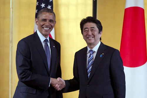 일본 아베 총리가 야스쿠니 신사에 또 공물을 바쳐 외교적 긴장을 야기하고 있다. 
