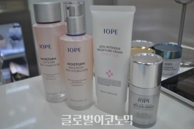 민감하지만 수분, 유분이 부족한 기자의 피부를 위한 솔루션.