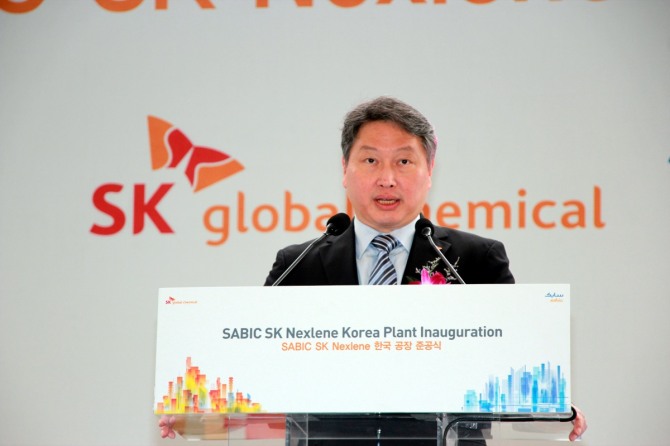 지난 7일 SK종합화학과 사빅(SABIC)과의 합작법인인 SSNC(SABIC SK Nexlene Company) 울산 넥슬렌 공장 준공식에 참석한 최태원 SK그룹 회장이 기념사를 하고 있다.사진=SK그룹 제공