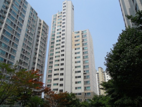 경기 안산시 단원구 신길동 1446 안산신길온천역휴먼빌(사진=지지옥션 제공)<br />
