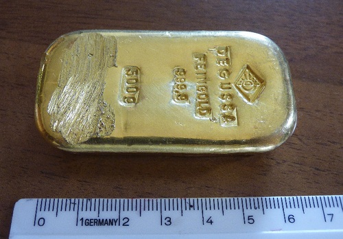국제 금값이 올랐다. 미국 연준이 금리인상을 예고하고 있는 상황에서 이례적인 상승이다. 중국 수출감소 때문이라는 지적이 나오고 있다. 이유는? 