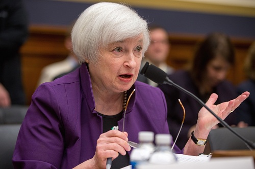 미국 연준이 마침내 금리인상을 단행했다. 재닛 옐런 연준 의장은 FOMC 금리인상 성명 발표이후  기자회견을 통해 앞으로의 금리인상 전망을 밝혔다. 옐의  내년도 금리인상 계획은? 