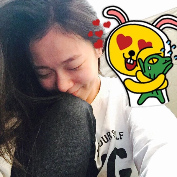 탤런트 경수진이 25일 자신의 SNS에 많은 사랑 감사드려요.메리메리 해피크리스마스라고 쓴 크리스마스 축하 메시지를 올렸다./사진=SNS