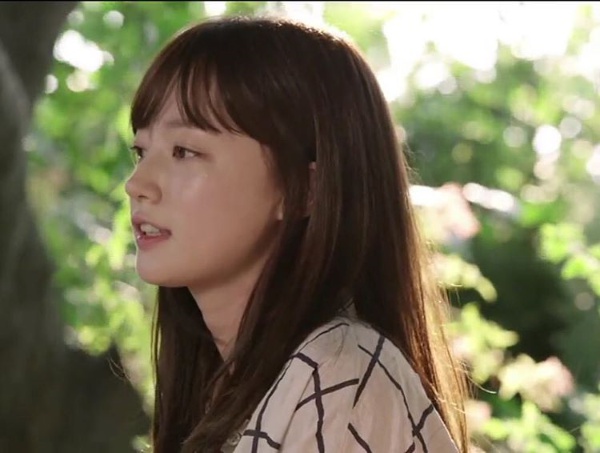 송하윤이 최근 '이젠 다시 나'라는 글과 함께 올린 사진으로 오월이 살아 있다고 해줘요라는 댓글이 달려 있다./사진=인스타그램 캡처