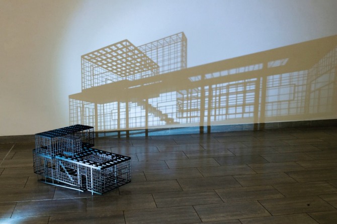 김병주 작 Enumerated Void, 96x56x50cm, steel, urethane coating, 2010