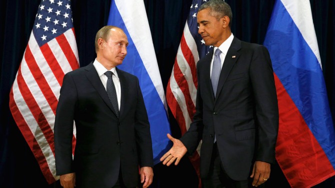 미국 버락 오마바 대통령(오른쪽)과 러시아 블라디미르 푸틴 대통령이 전화 통화를 통해 서방의 대러제재에 대한 논의를 시작해 관심을 모으고 있다.