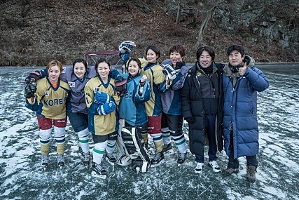 김종현 감독이 메가폰을 잡은 여자 아이스하키 대표팀을 다룬 영화 '국가대표2' 가 최근 촬영을 마쳤다. 올해 개봉 예정이다./사진=스틸 컷