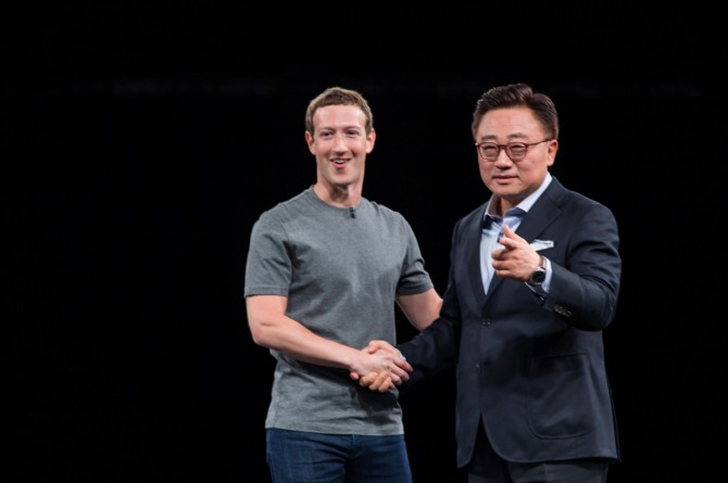 삼성전자 고동진 사장과 페이스북 CEO 마크 주커버그 